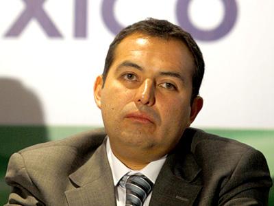 Ernesto Cordero se compromete a “atrapar” a El Chapo Guzman