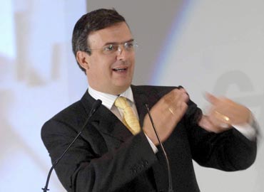 Las Redes Sociales definirán 2012.- Marcelo Ebrard