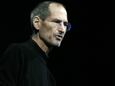 Renuncia Steve Jobs a Apple