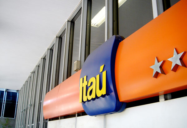 Banco brasileño Itaú ve buena oportunidad en México para negocio de tarjetas de crédito