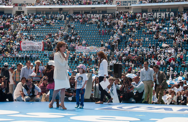 Josefina Vazquez Mota, miente dice haber tenido un estadio lleno, cuando este estuvo vacio