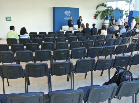 Vacia ponencia de Quadri en Foro Económico