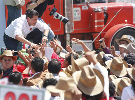 Enrique Peña Nieto promete mejoras a campesinos