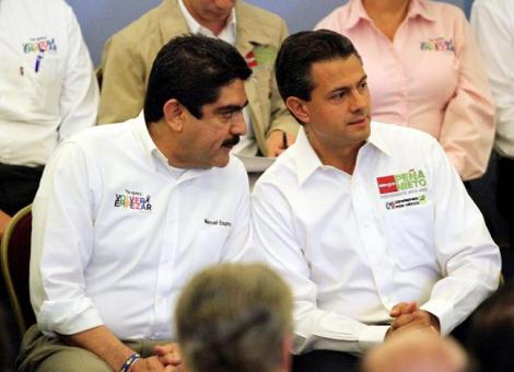 Manuel Espino le brinda su apoyo a Enrique Peña Nieto